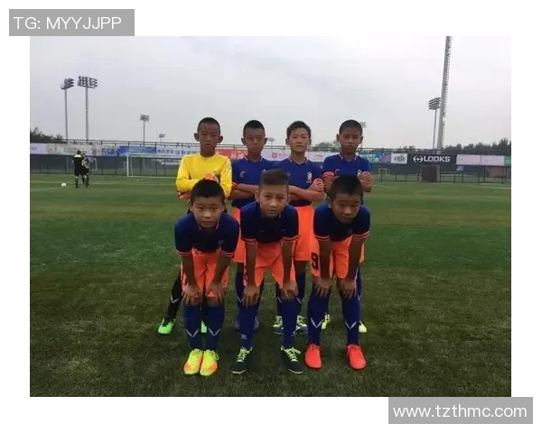 全球顶级足球巨星崛起之路：从青训到荣耀巅峰的传奇故事